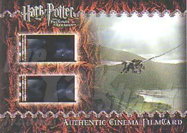 35mm Card Harry and Buckbeak over the Hogwarts Grounds - front
